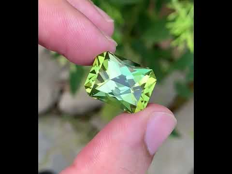 high clarity mint green tourmaline
luxury loose green tourmaline gemstone