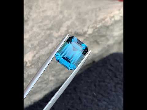 blue topaz gemstone ring
