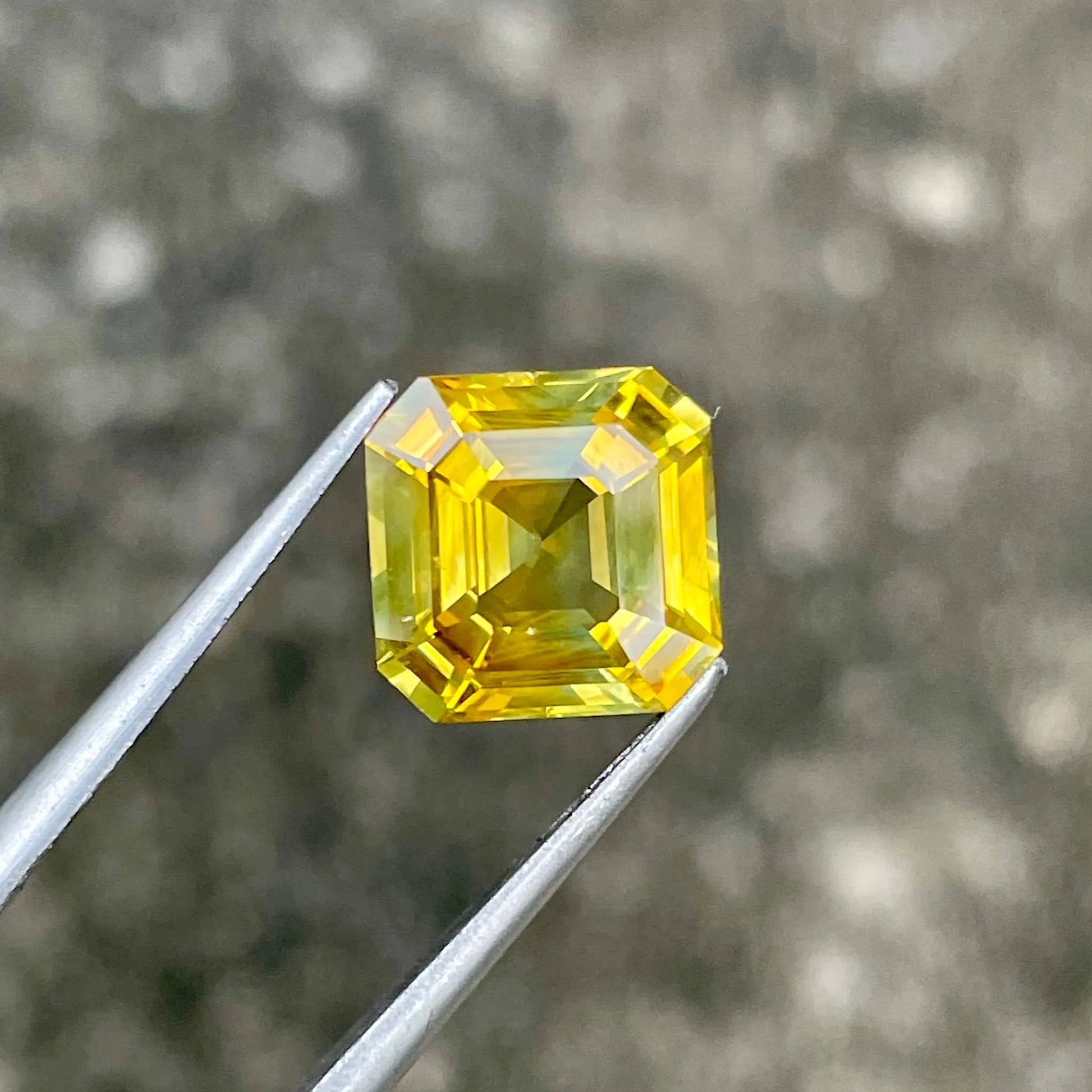 pukhraj gemstone cushion cut
premium yellow sapphire gemstone close up