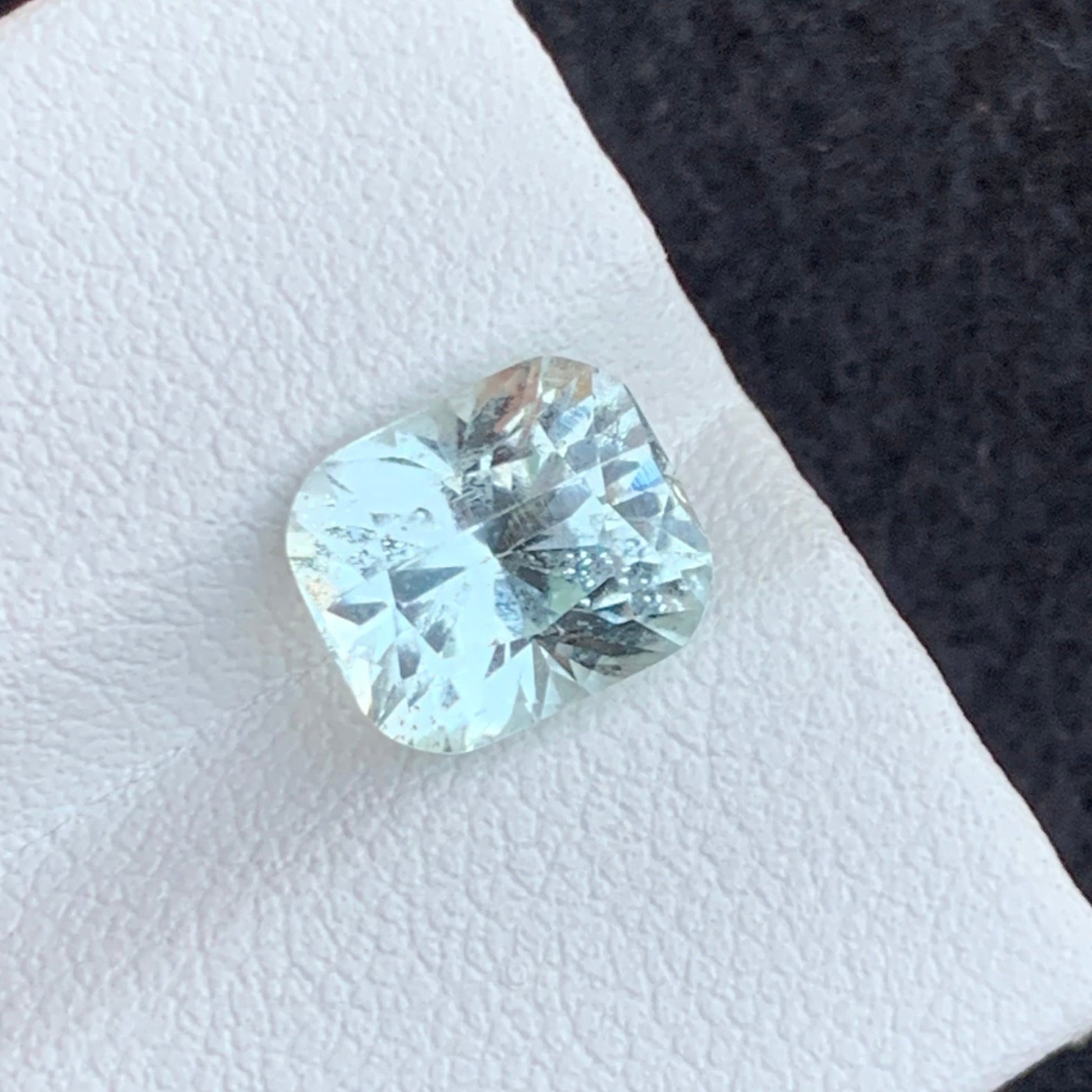rare achroite tourmaline 2.70 carat transparent gemstone
natural colorless tourmaline loose stone for rings and pendants