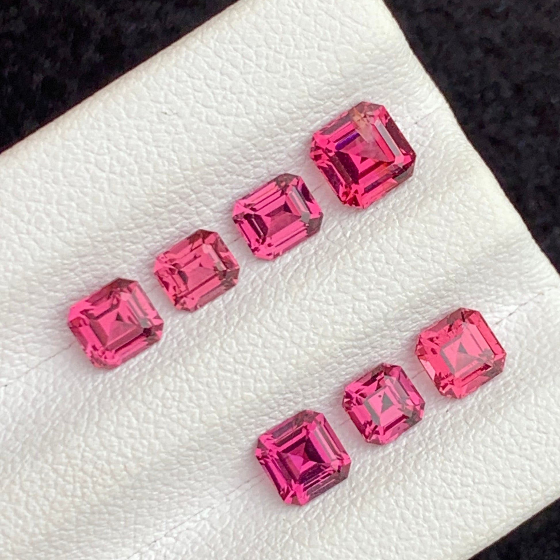 rare umbalite garnet gemstone lot
natural malawi garnet gemstones for jewelry