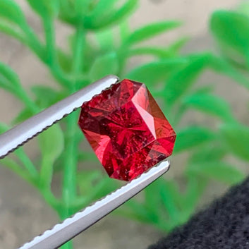 Rhodolite Garnet ring
natural rhodolite garnet loose gemstone scissor cut detail
red garnet gemstone 1.75 carat for rings and pendants