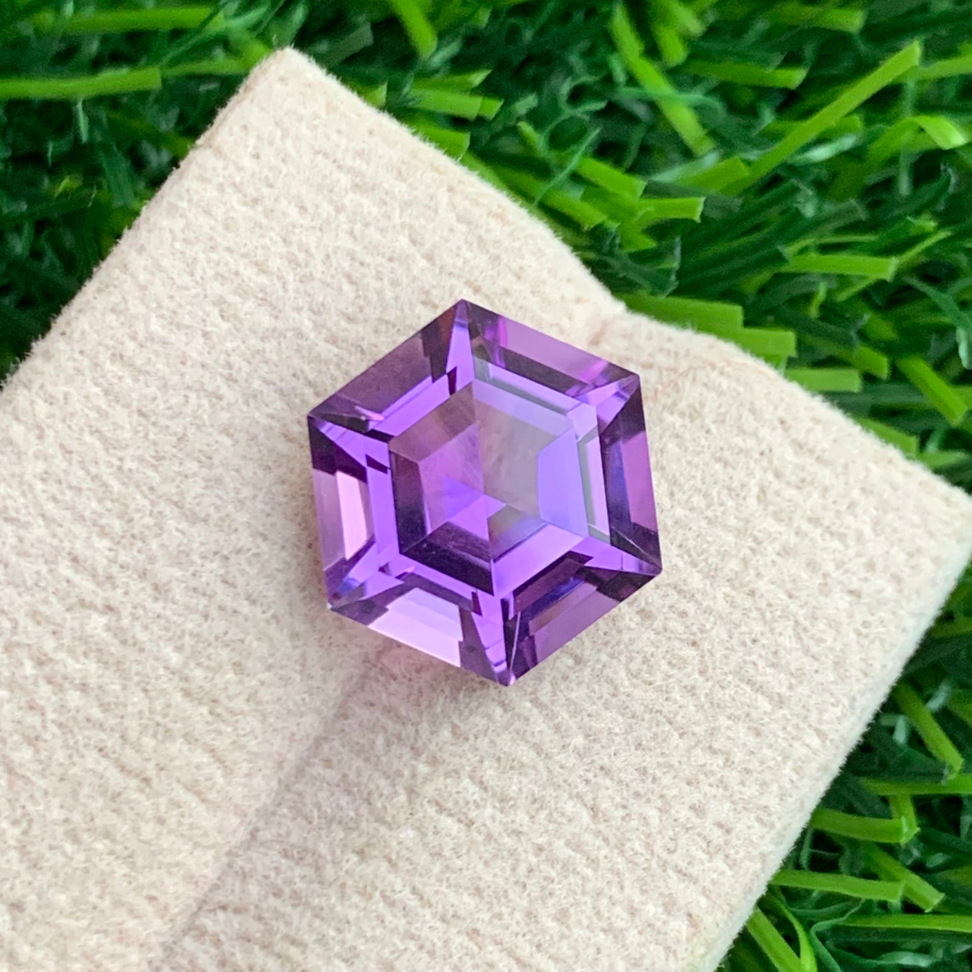 purple amethyst
untreated amethyst for pendant

pink purple quartz gemstone

hexagon amethyst loose gemstone