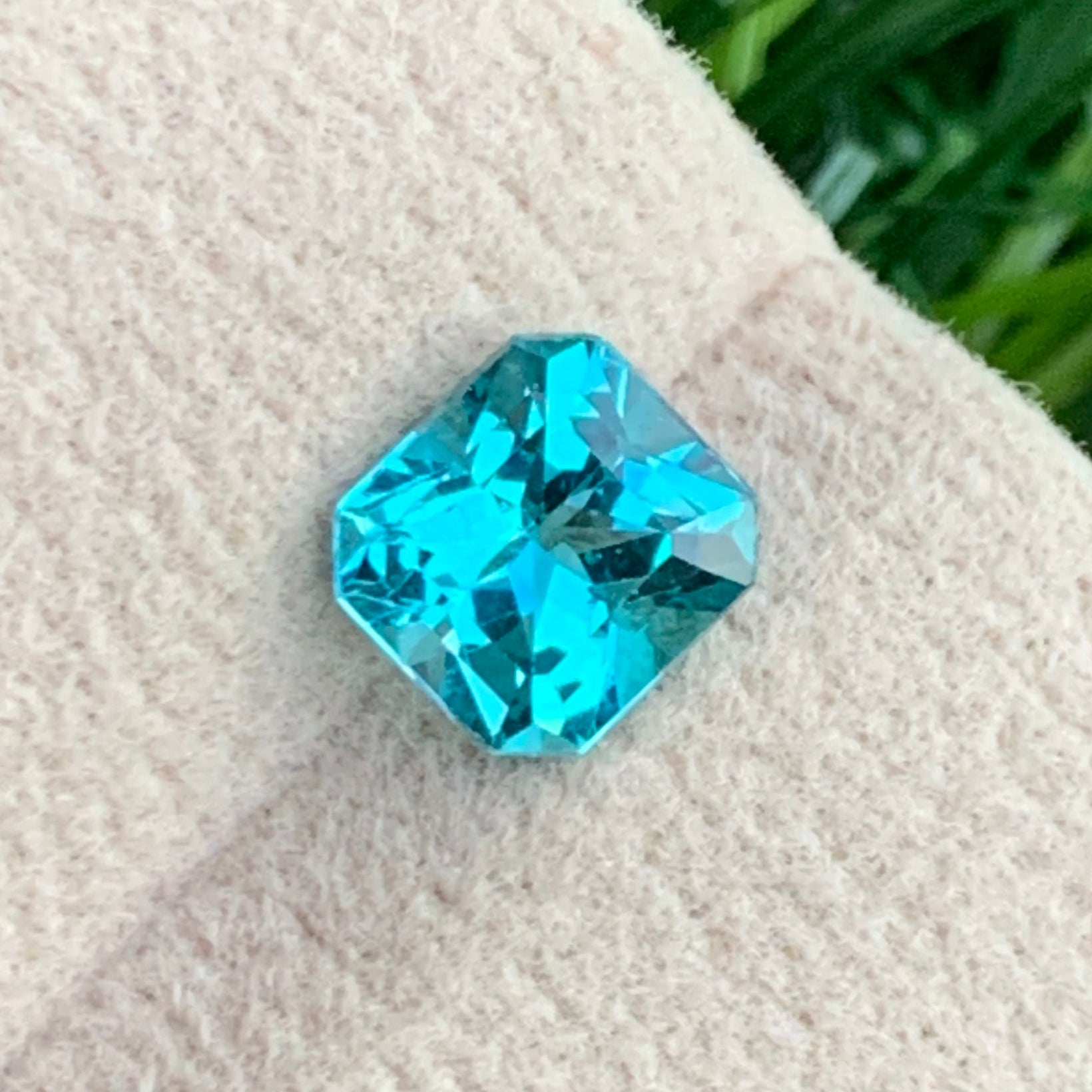 Apatite Gems
sky blue apatite for jewelry

rare blue apatite loose gemstone