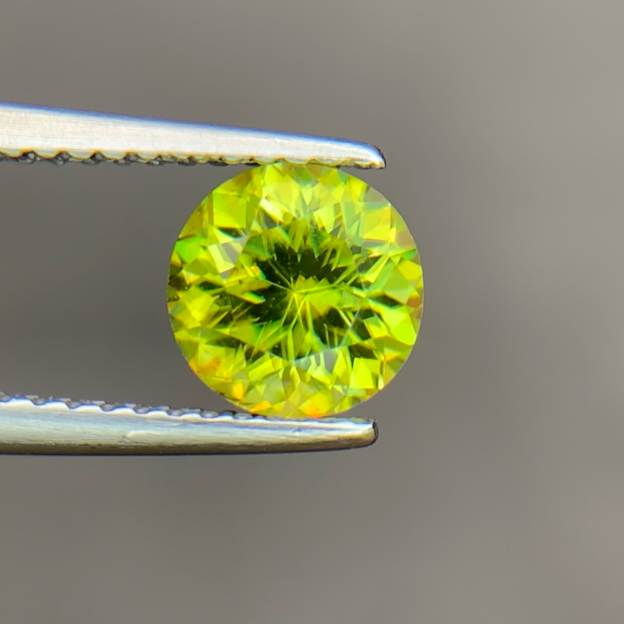 Carats Natural Sphene Gemstone Loose Titanite Stone Round