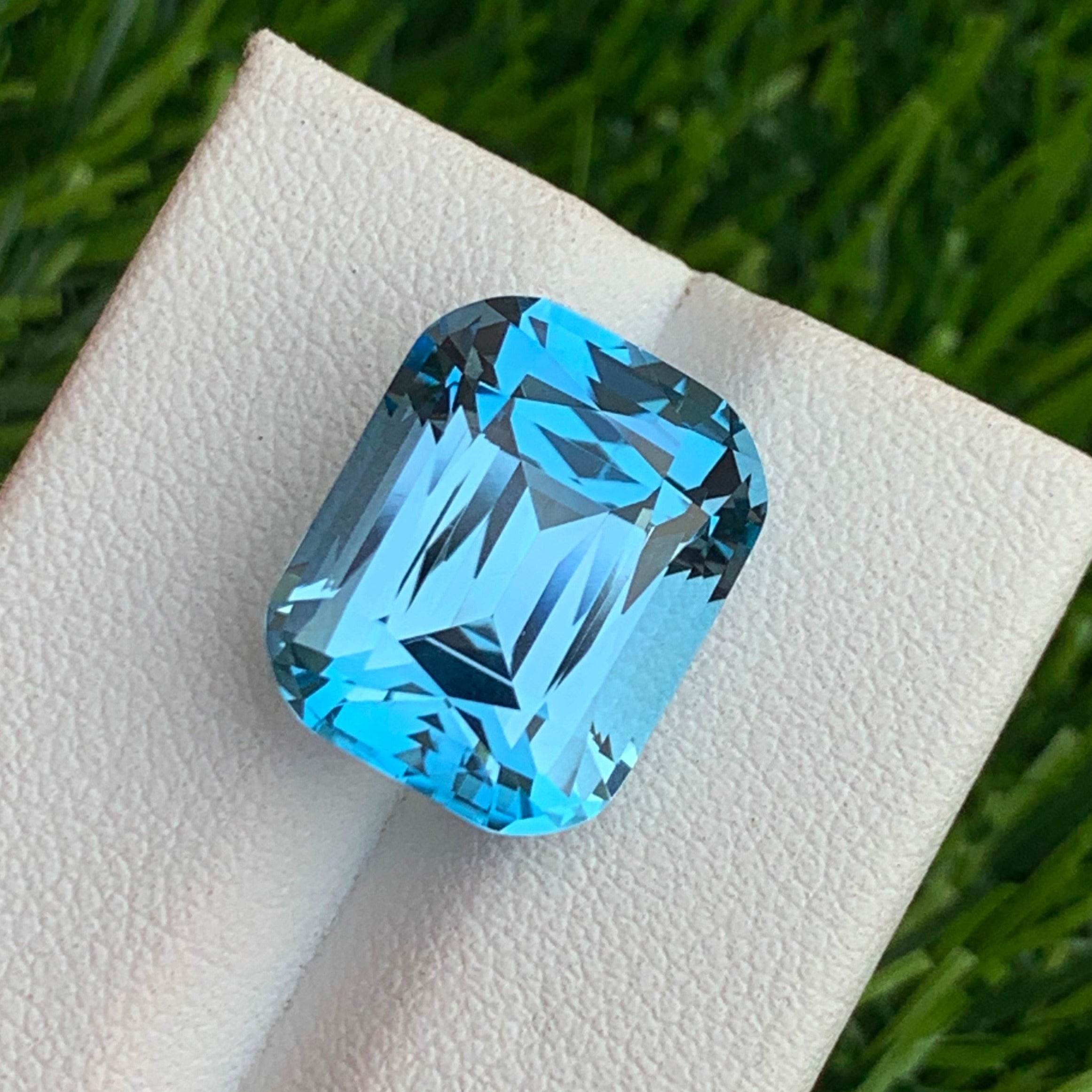 Swiss blue topaz price per carat discount