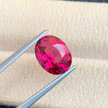 Umbalite garnet
Umbalite garnet jewelry
Umbalite garnet ring
umbalite garnet 4.00 carats oval cut gemstone
natural pinkish red garnet gemstone Africa