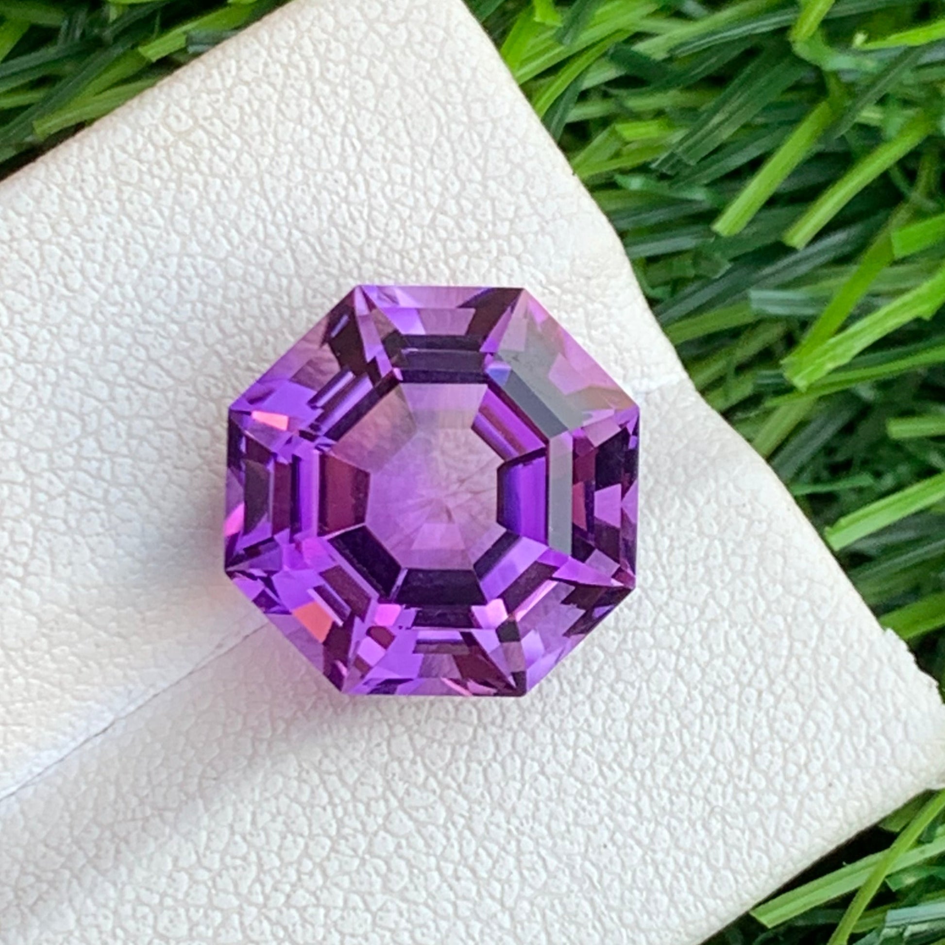 untreated amethyst quartz gemstone

february birthstone amethyst