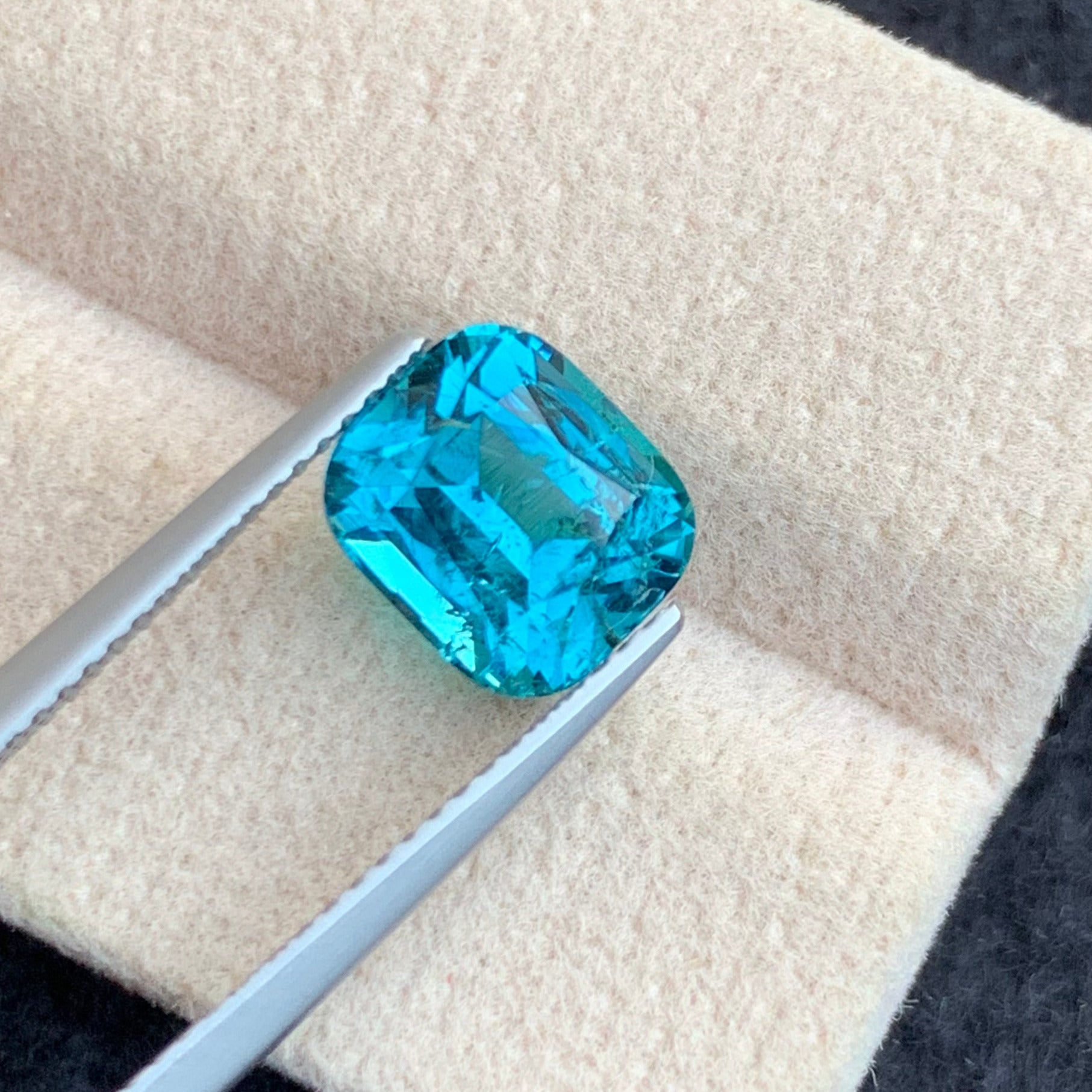 luxury tourmaline gemstone

paraiba like blue tourmaline