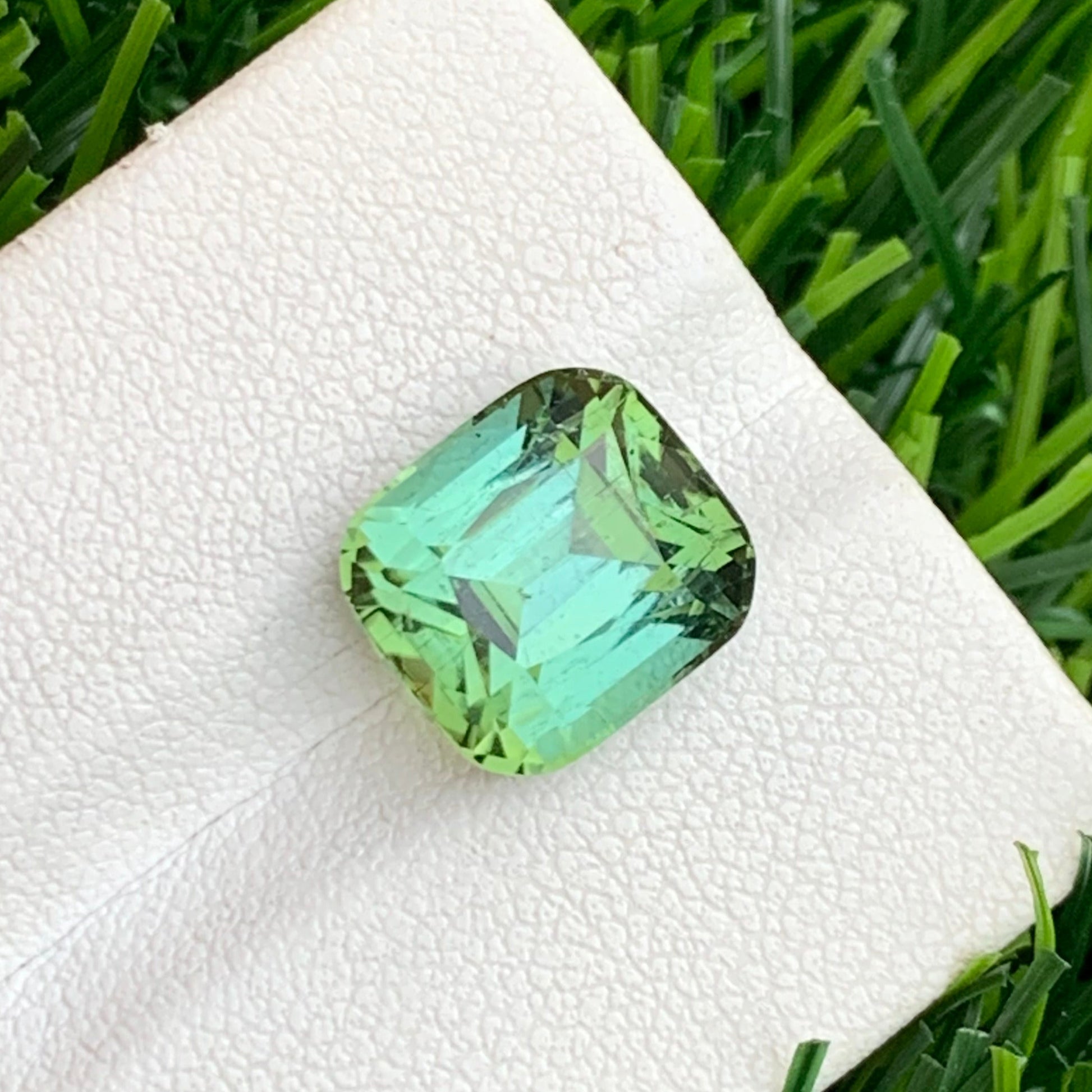 Mint Green Tourmaline
untreated bluish green tourmaline from afghanistan

premium green tourmaline loose stone