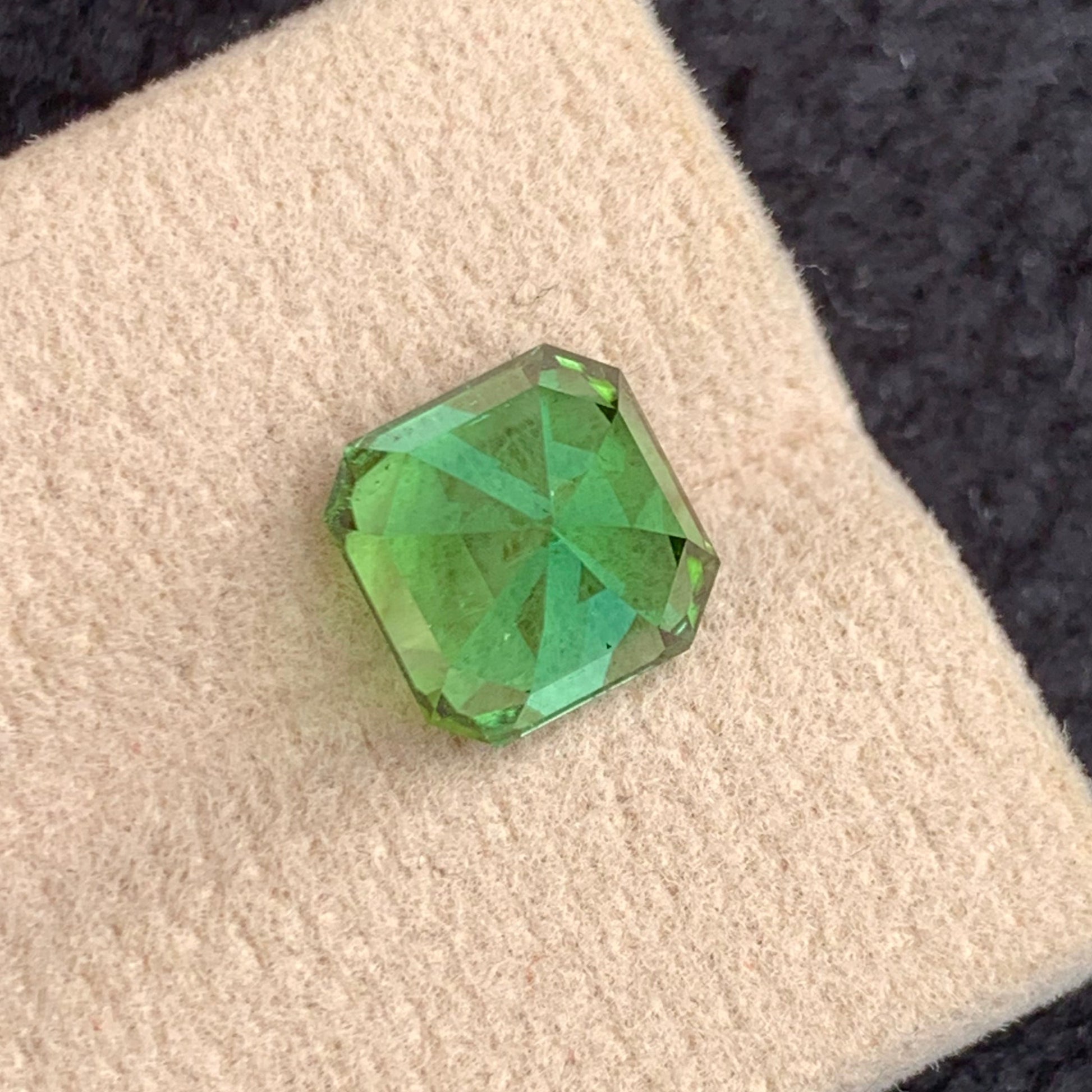 Bluish green tourmaline
untreated mint green tourmaline gemstone

luxury tourmaline gemstone onestep gems