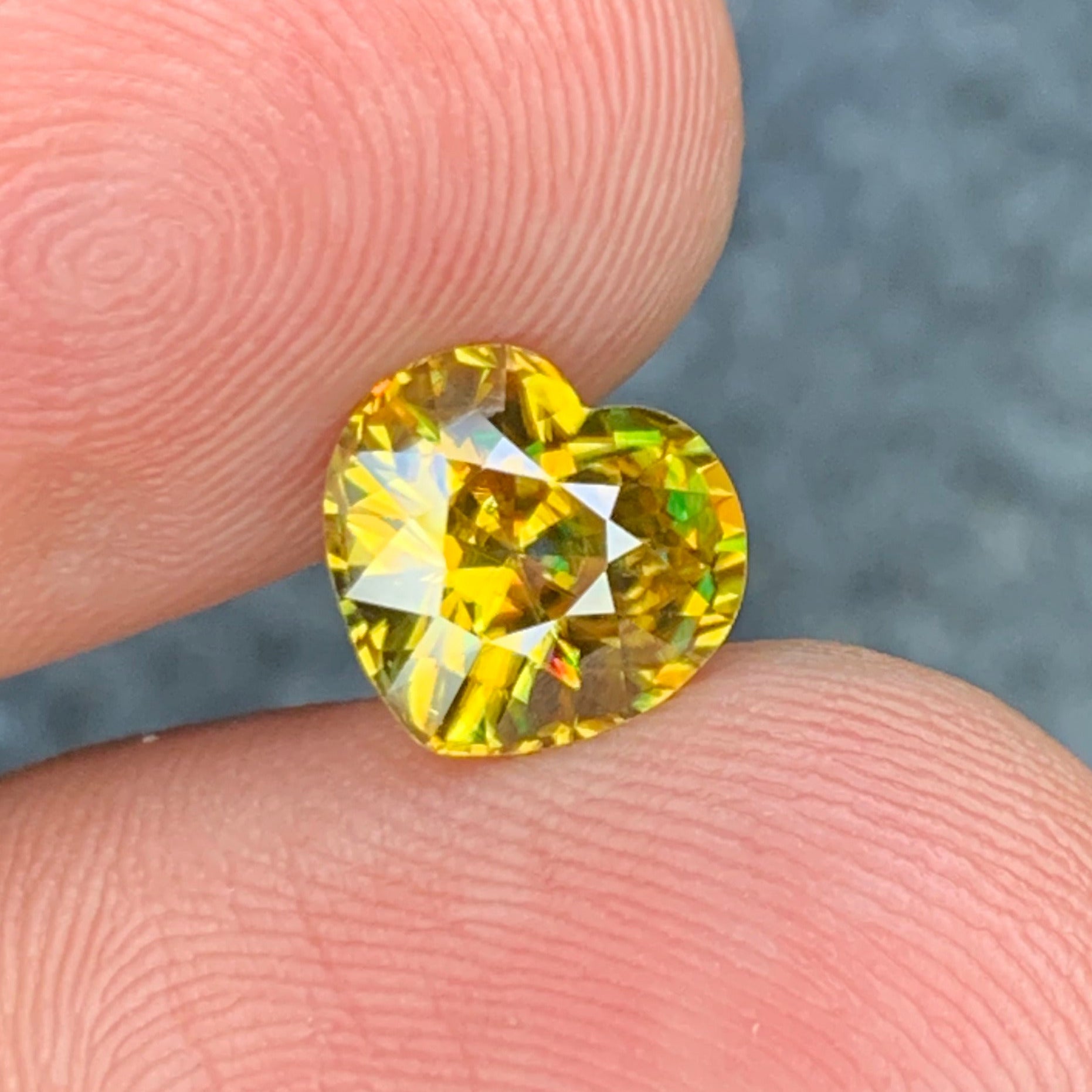 natural sphene titanite gemstone eye clean
heart cut yellow sphene loose gemstone