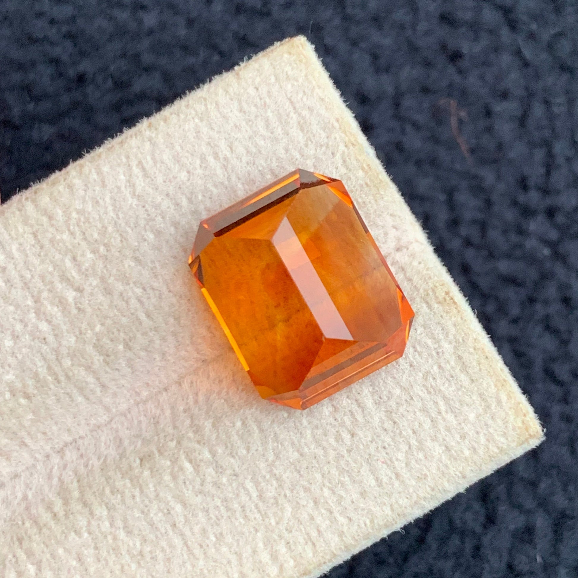 vibrant mandarin citrine gemstone for custom jewelry
fine quality citrine gemstone pixel cut detail