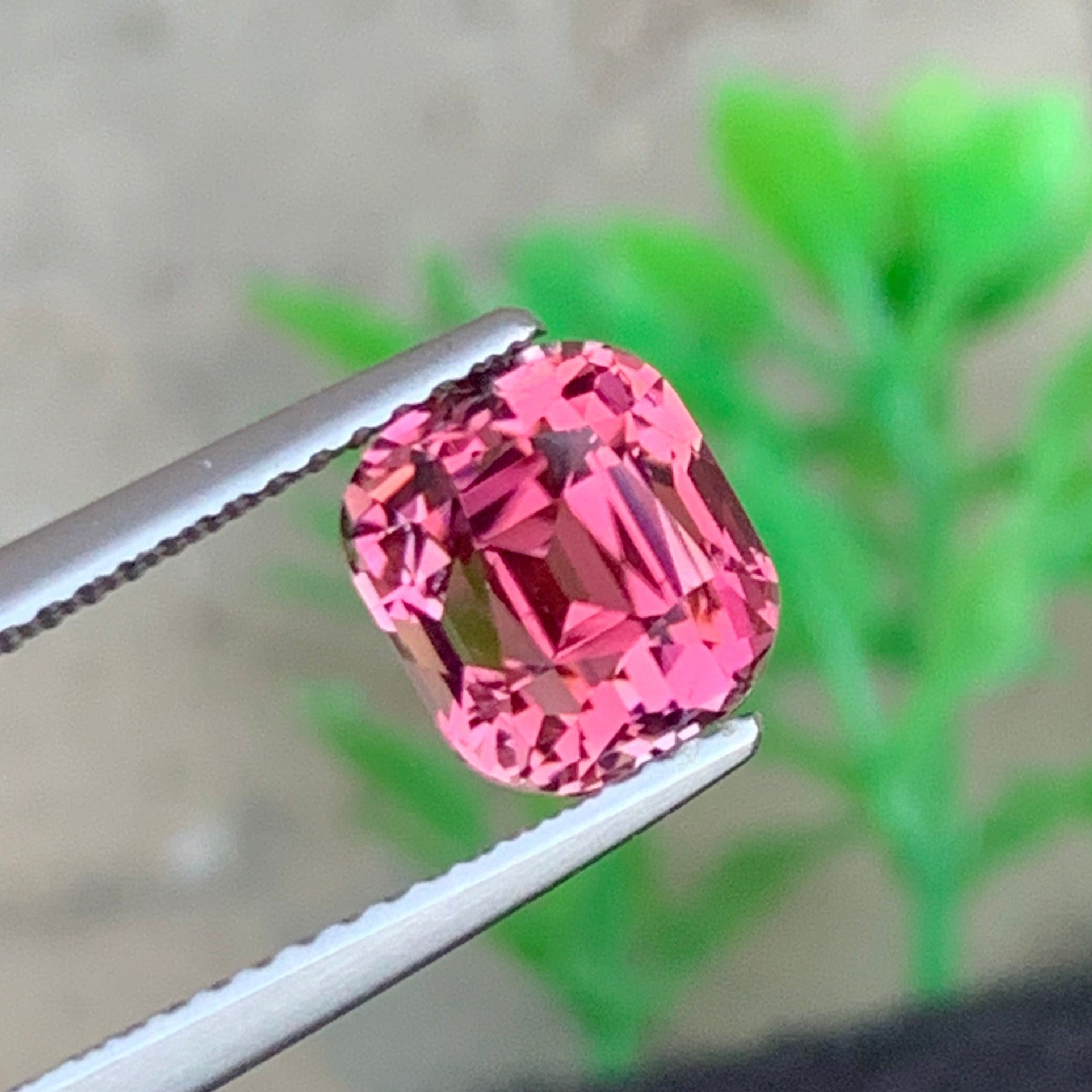 vivid pink tourmaline gemstone for rings and pendants
untreated natural pink tourmaline Afghanistan 2.80 carats