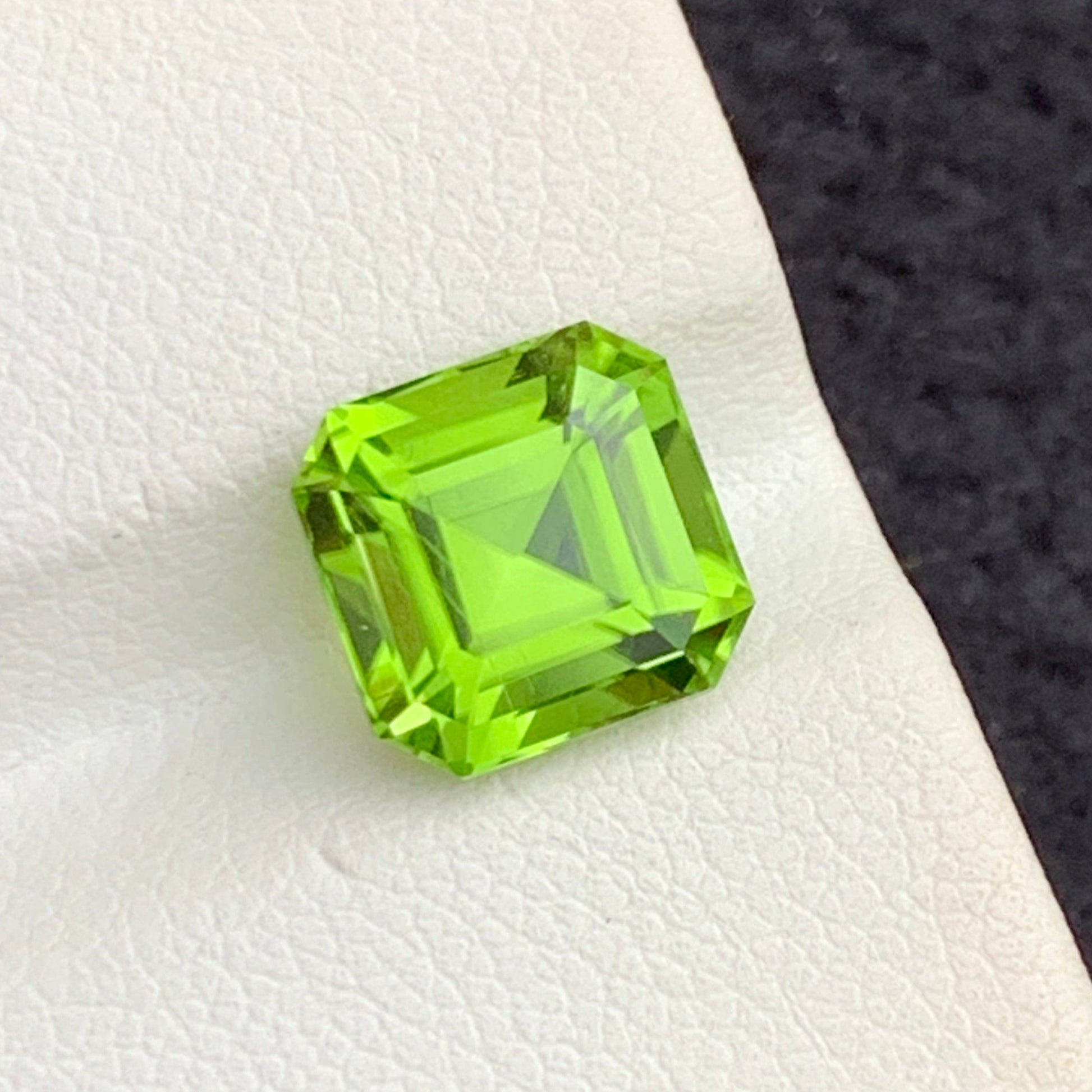 loose periot
greenish peridot
peridot for jewelry making

square cut peridot gemstone