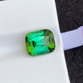 Yellow green tourmaline
natural green tourmaline from Afghanistan

untreated tourmaline gemstone

eye clean tourmaline stone