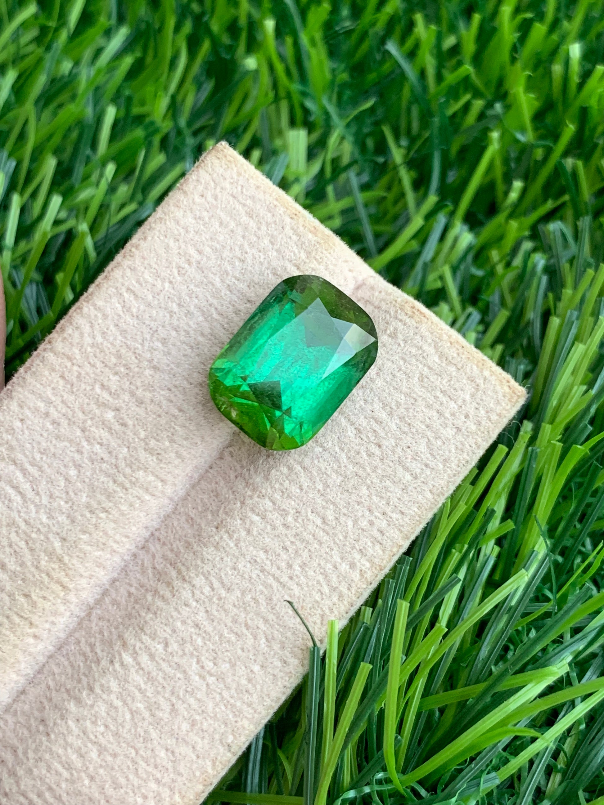 yellow mint green dual color tourmaline gemstone
loose natural Afghan tourmaline 8.05 carats