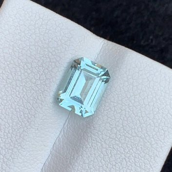 Sea Blue Aquamarine Gemstone, Emerald Cut 1.70 Cts